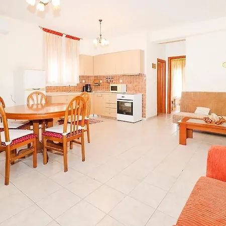 Katsos Apartment *