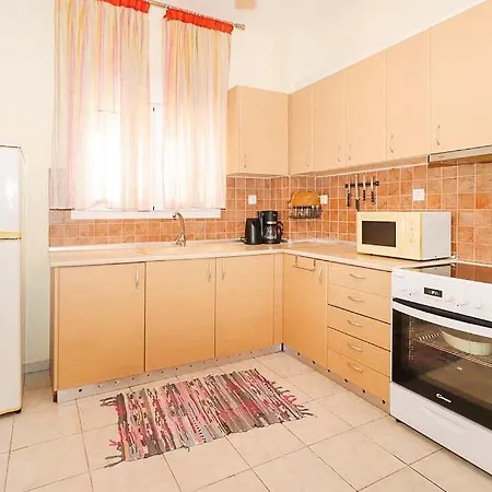 Katsos Apartment *
